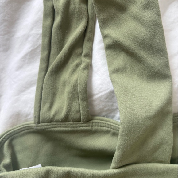 WeWoreWhat Olive Green Activewear Bra and Biker Shorts Set - Picture 7 of 8